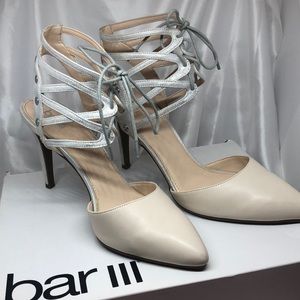 Women cream white/silver tie strapped shoes